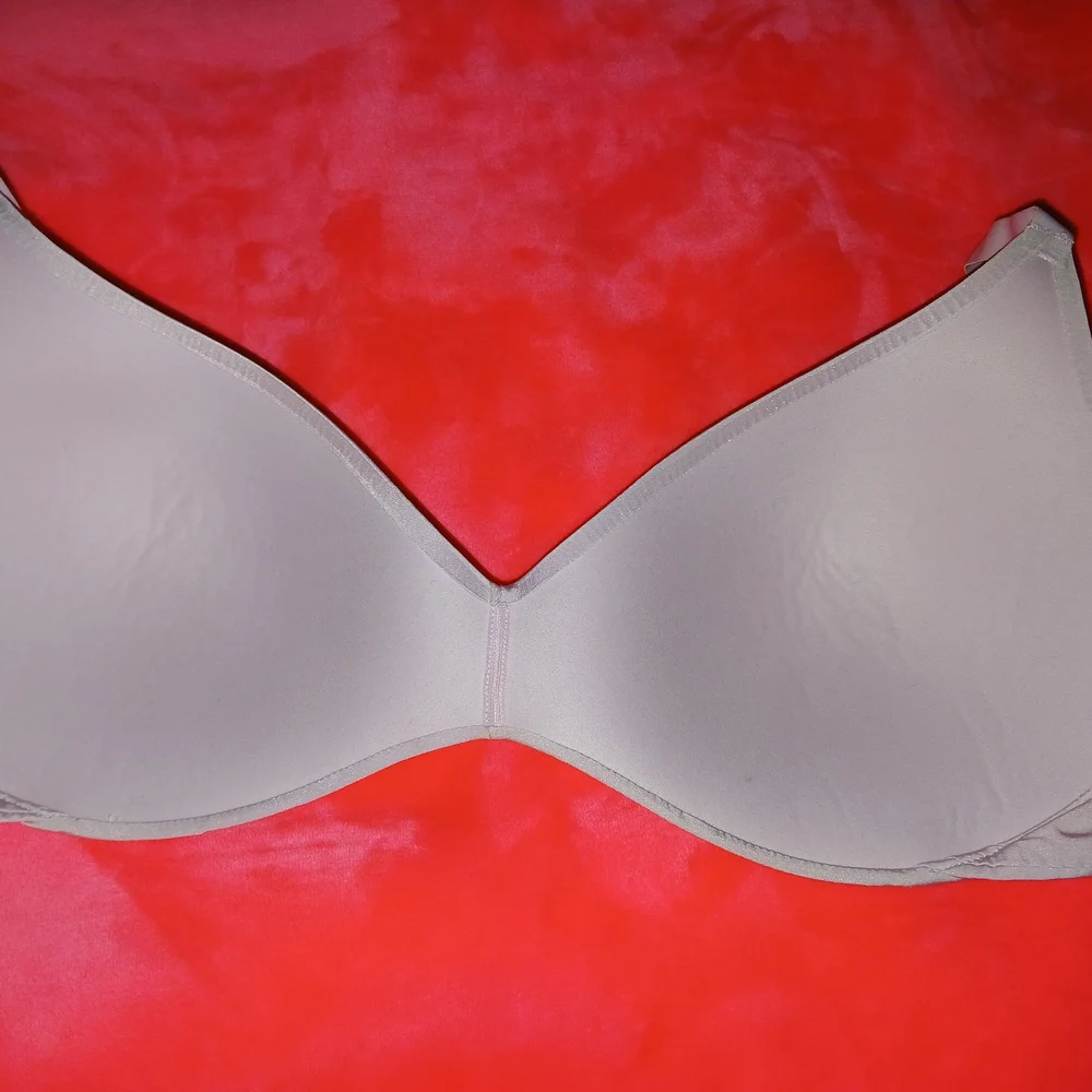 NWOT SKIMS Wireless Form Tshirt Light Blush Bra 32DDD (32H) - Picture 7 of 11